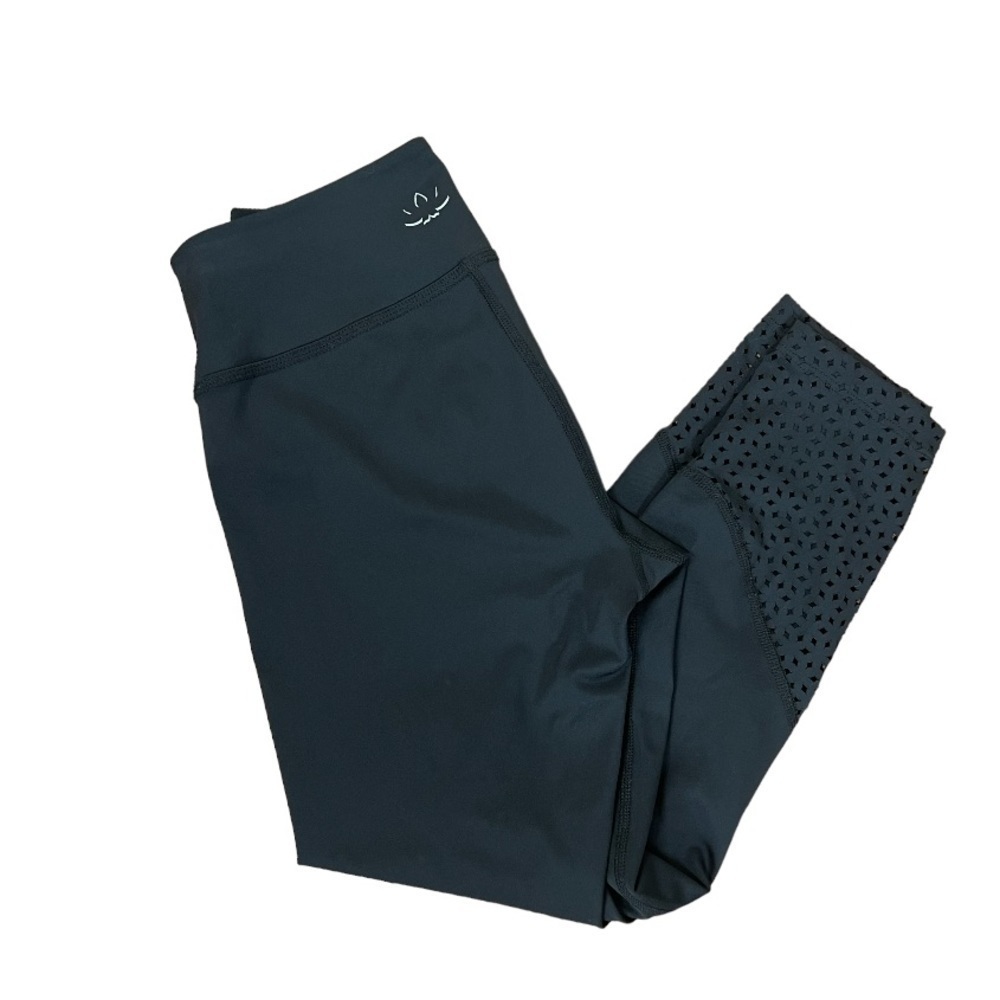 Beyond Yoga Perfect Angles Capri Leggings Laser Cut